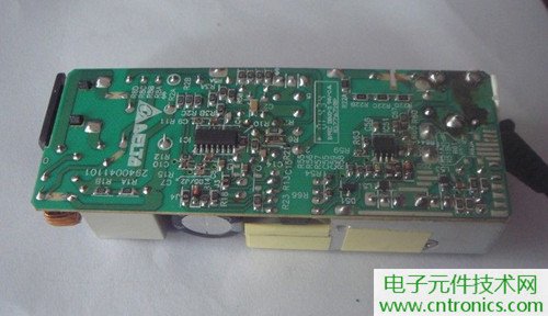 DIY：簡單自制可調移動電源