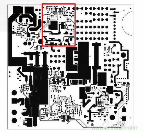 這是自動(dòng)測(cè)試設(shè)備的PCB，因?yàn)槭孪攘私膺^(guò)那顆SEPIC轉(zhuǎn)換器（以紅框標(biāo)示），我的設(shè)計(jì)第一次就成功。